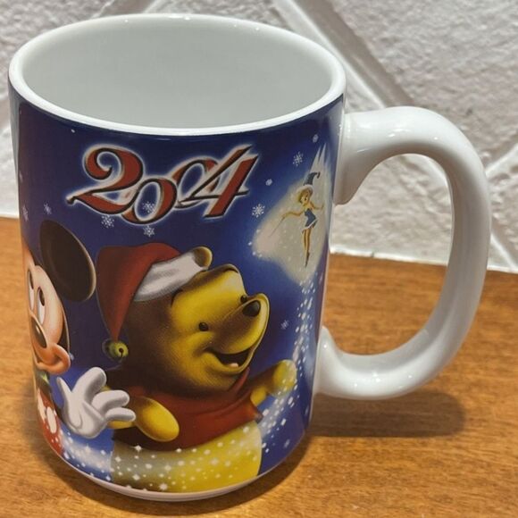 Disney Mug with Snow White and Pinocchio 2024 - New - Picture 3 of 3